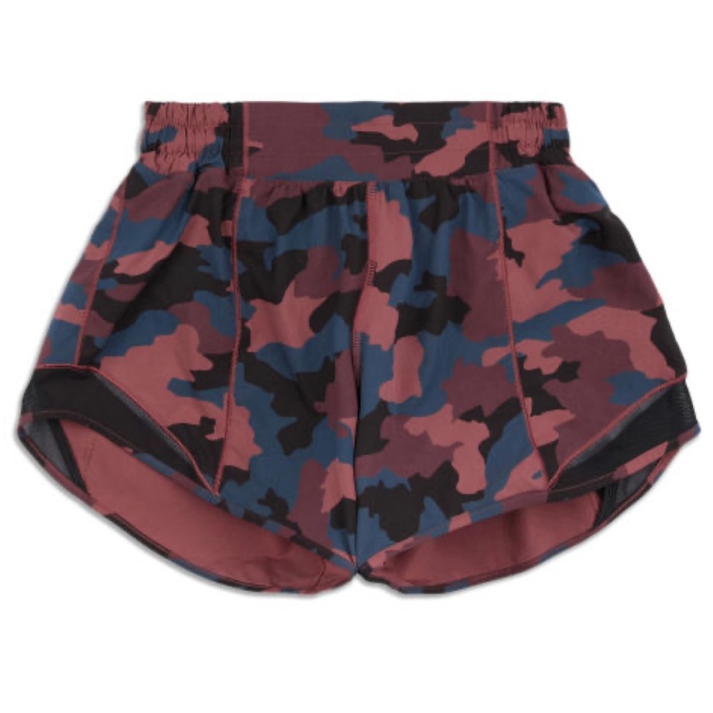 Lululemon Hotty Hot Low Rise Shorts 4” - size 8